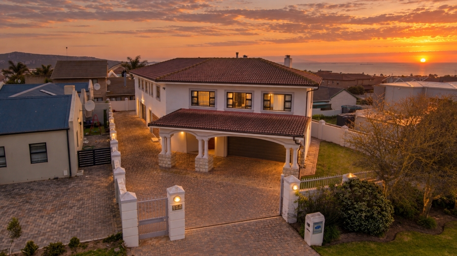 7 Bedroom Property for Sale in Myburgh Park Western Cape